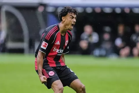 بعد تألقه أمام برشلونة.. أرسنال وتوتنهام يتصارعان على جوهرة ألمانية